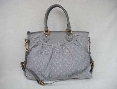 Louis Vuitton M95838 gray