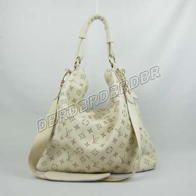 Louis Vuitton M95981 beige white