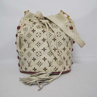 Louis Vuitton M8027 beige white