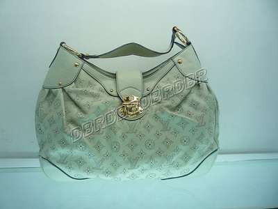 Louis Vuitton M93128 beige white