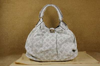 Louis Vuitton M93441 beige white