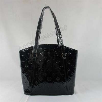 Louis Vuitton M91743 black