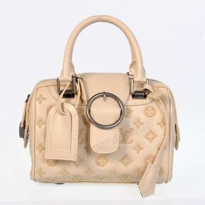 Louis Vuitton M92813 beige white