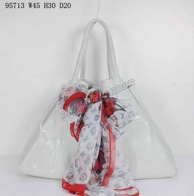 Louis Vuitton M95713 white